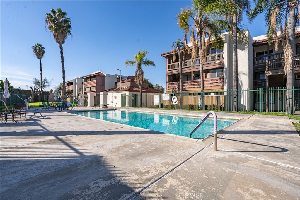 MLS #OC25268607 image #16