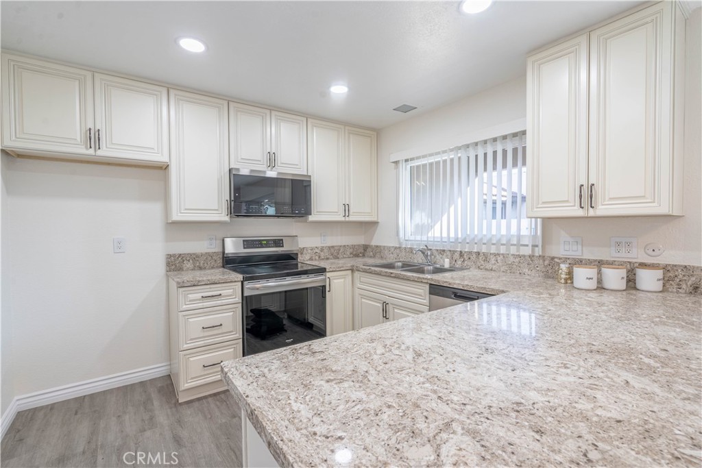 MLS #OC25268607 image #4