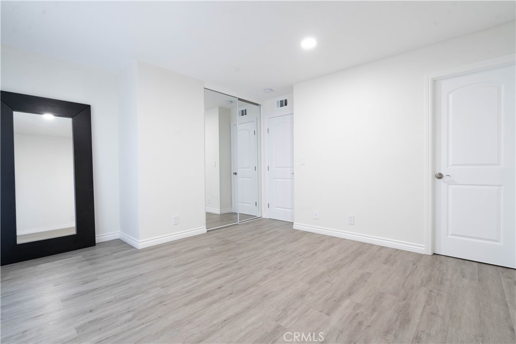 MLS #OC25268607 image #8