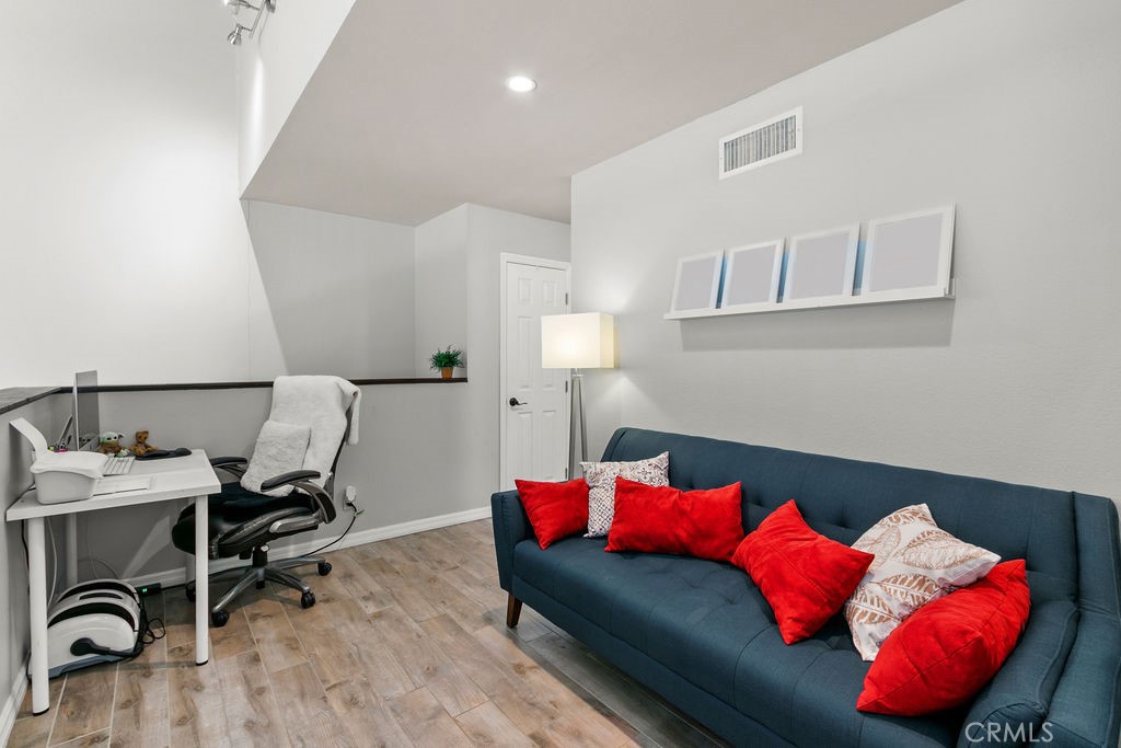 MLS #OC25268680 image #14