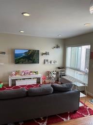 MLS #OC25268714 image #1