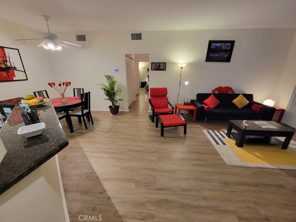 MLS #OC25268716 image #1