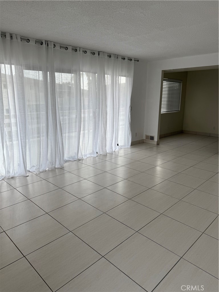 MLS #OC25268717 image #6