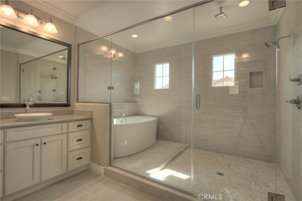 MLS #OC25268722 image #16