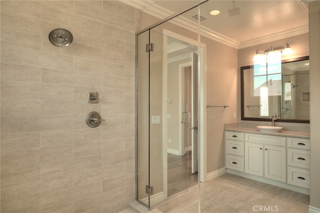 MLS #OC25268722 image #28