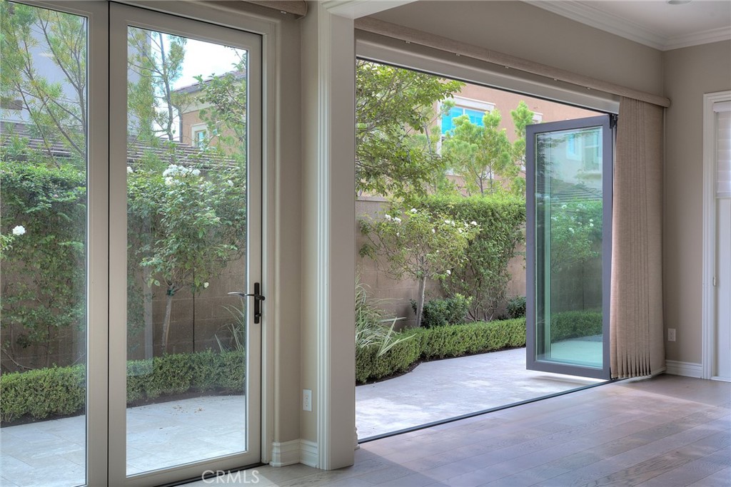 MLS #OC25268722 image #9