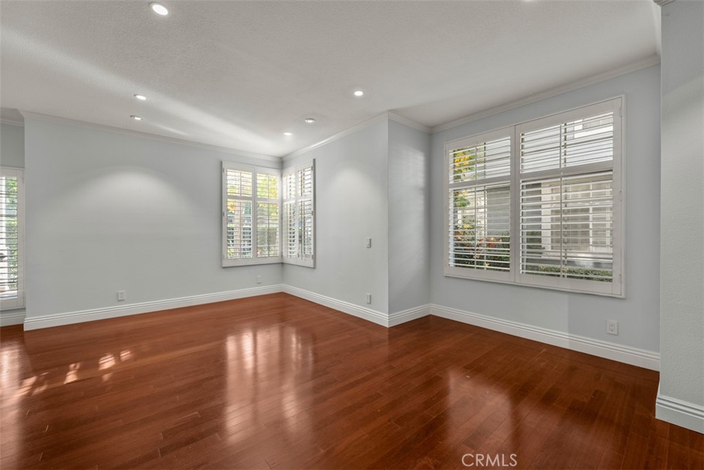 MLS #OC25268747 image #11