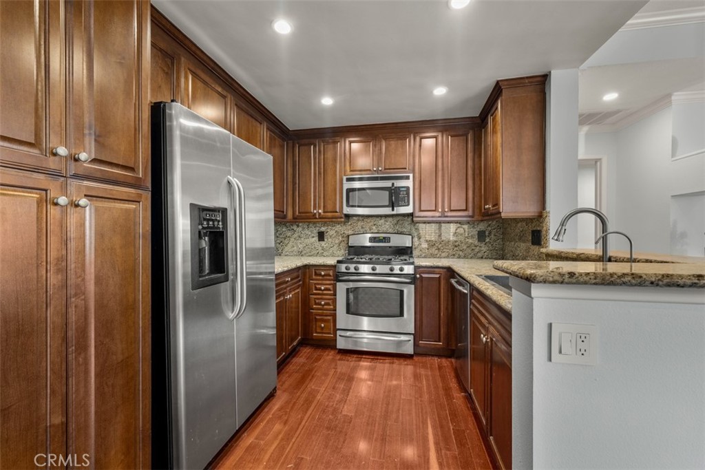 MLS #OC25268747 image #9