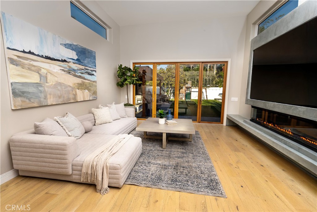 MLS #OC25268761 image #11