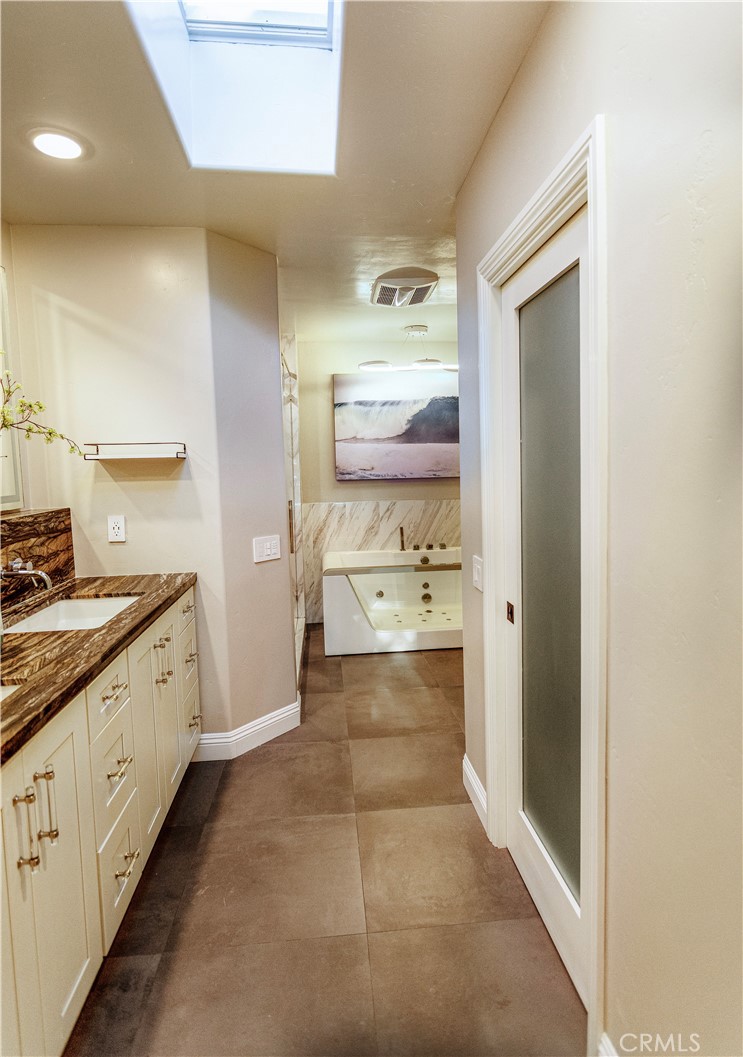 MLS #OC25268761 image #17