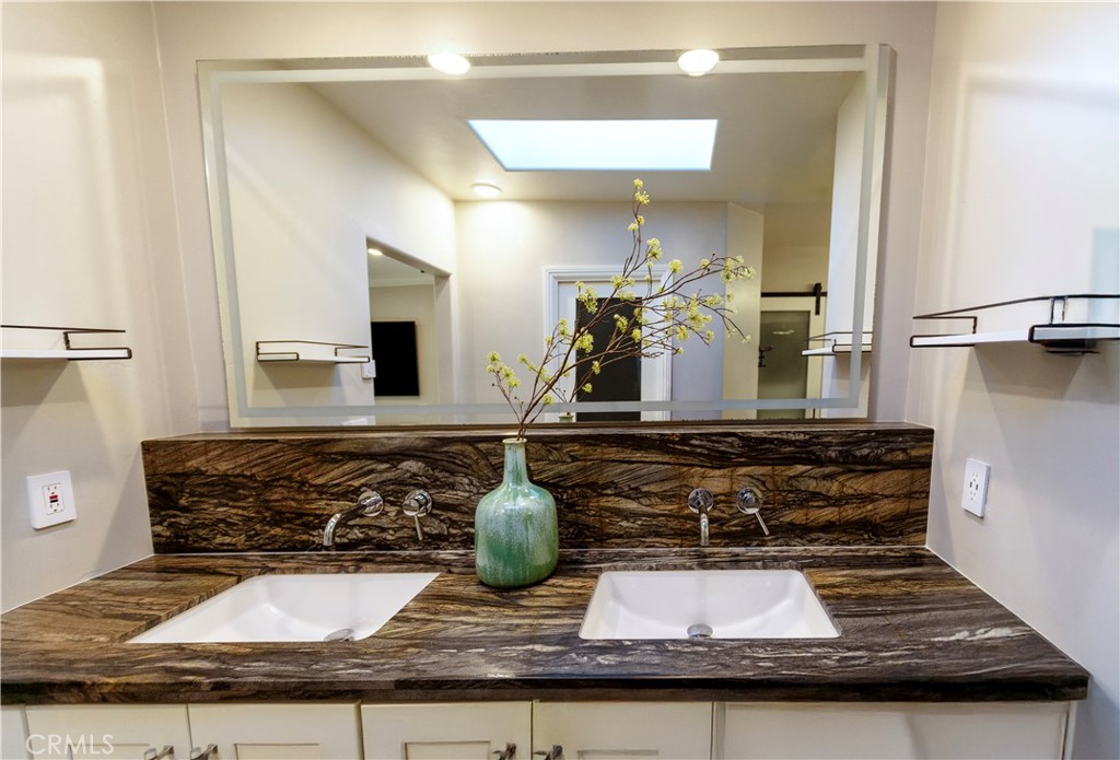 MLS #OC25268761 image #18