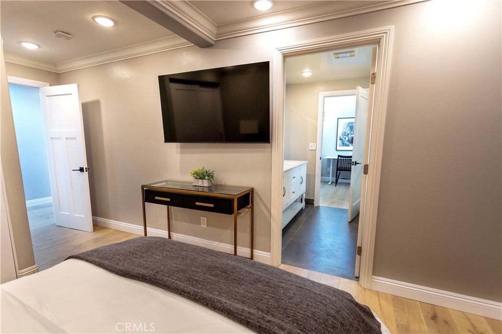 MLS #OC25268761 image #31