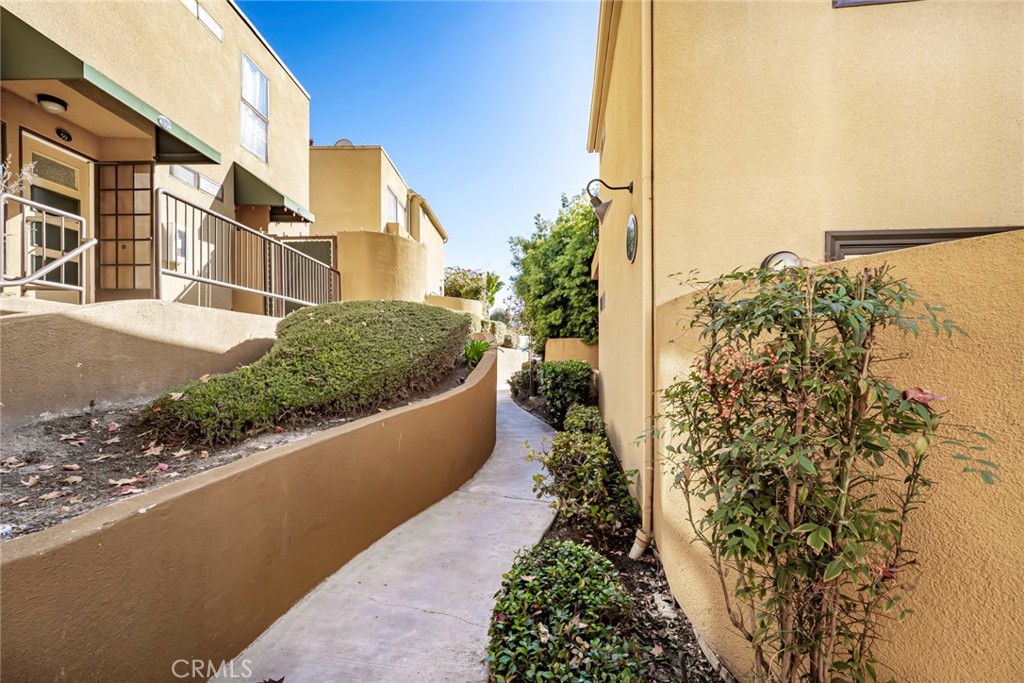 MLS #OC25268769 image #24