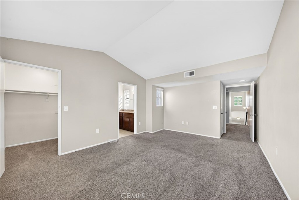 MLS #OC25268772 image #21