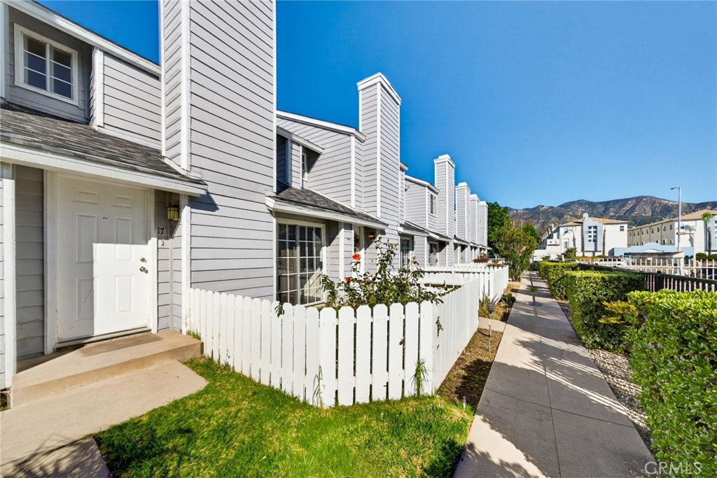 MLS #OC25268772 image #3