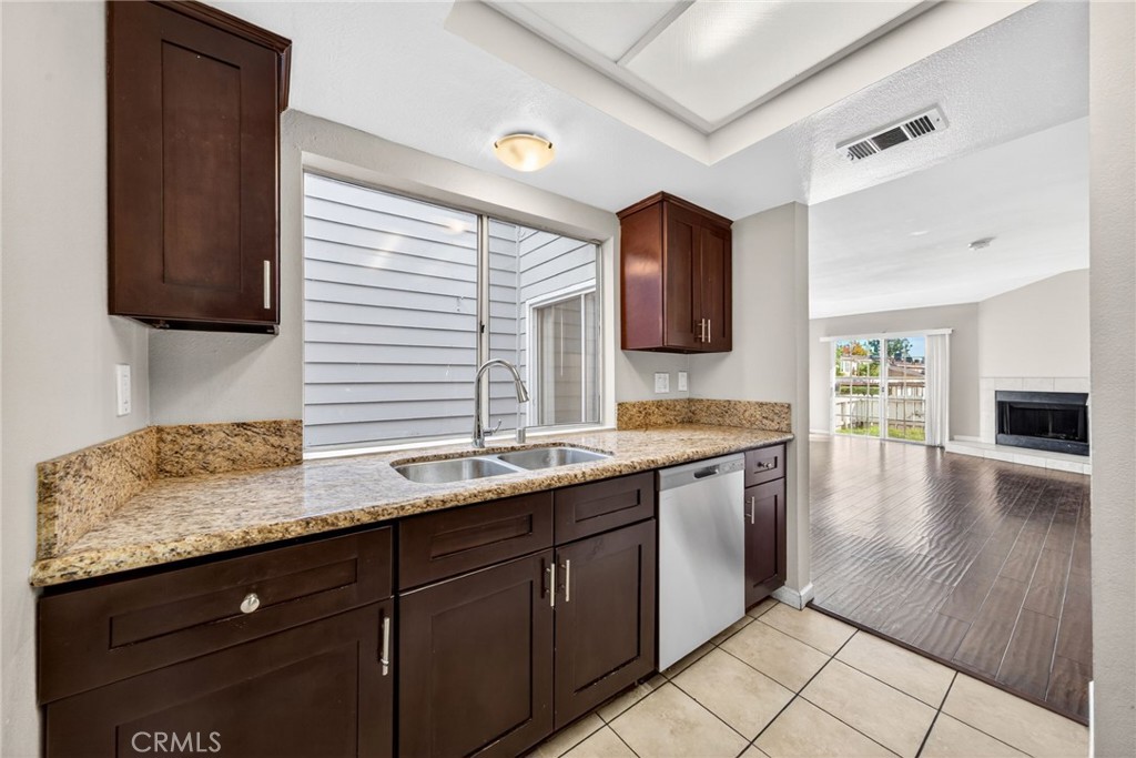 MLS #OC25268772 image #9