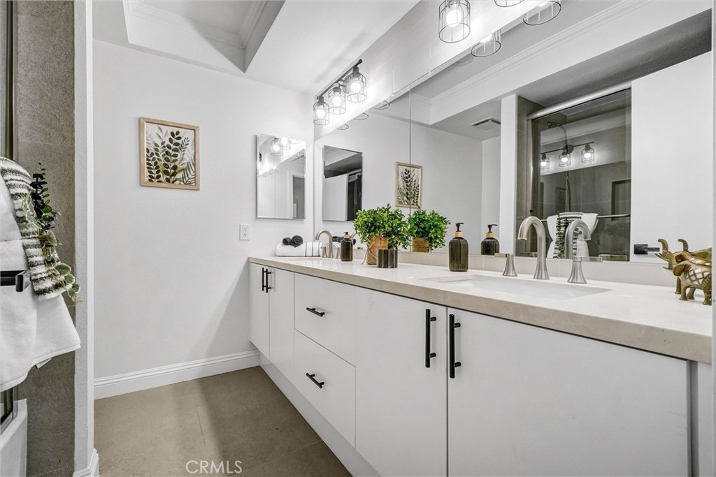 MLS #OC25268773 image #16