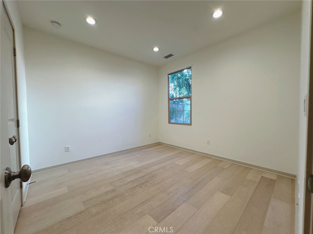 MLS #OC25268828 image #2