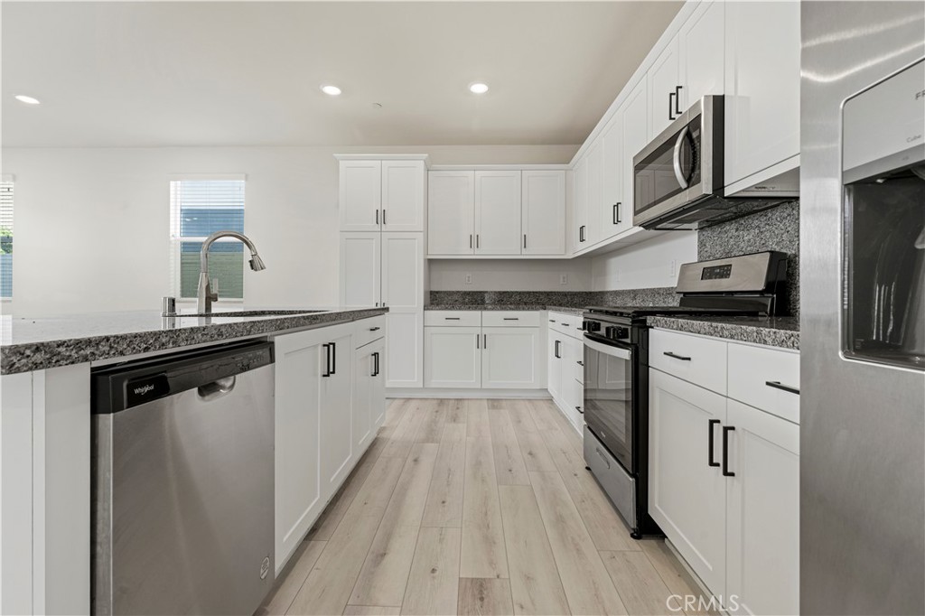 MLS #OC25268856 image #1