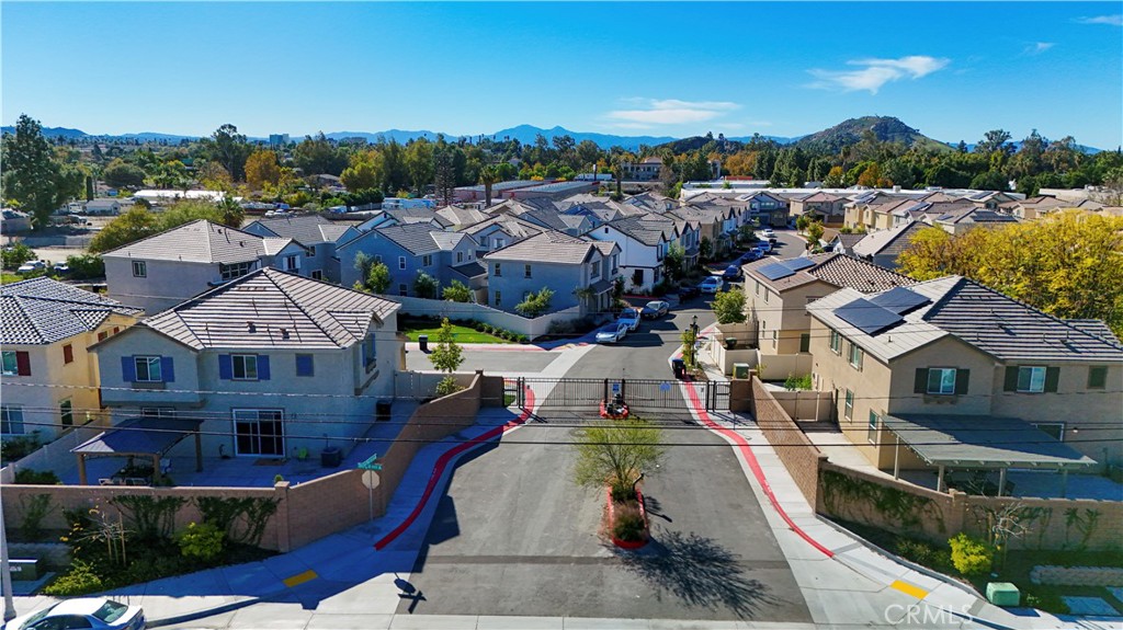 MLS #OC25268856 image #16