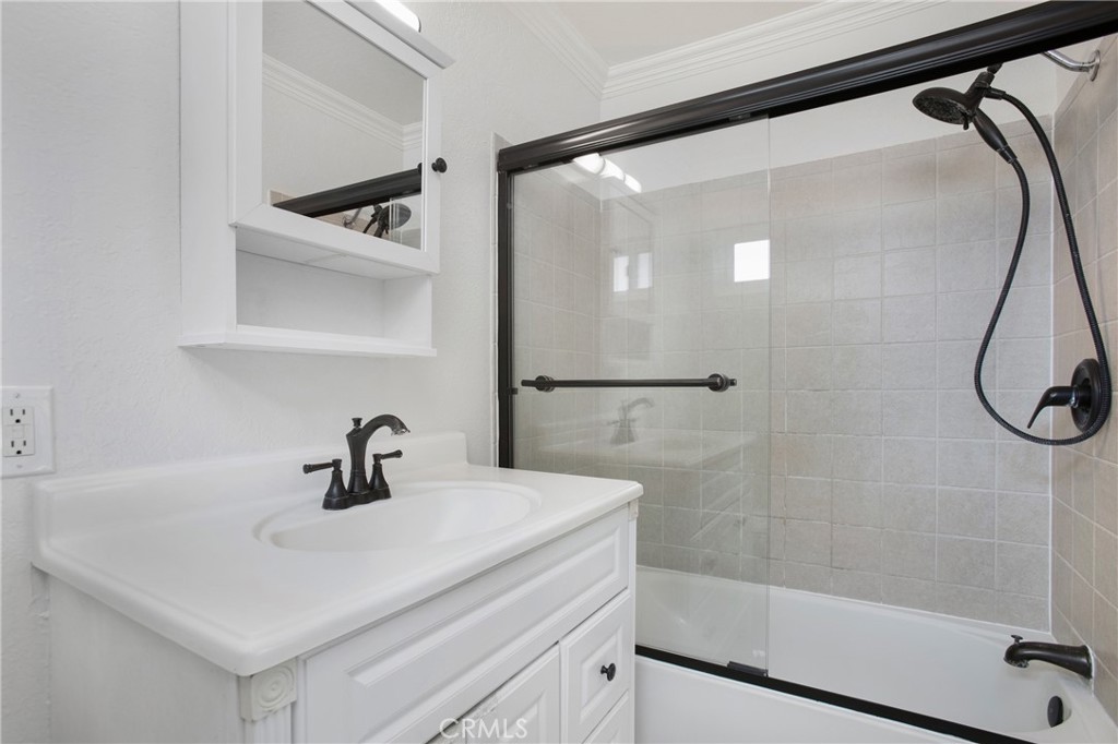 MLS #OC25268889 image #16