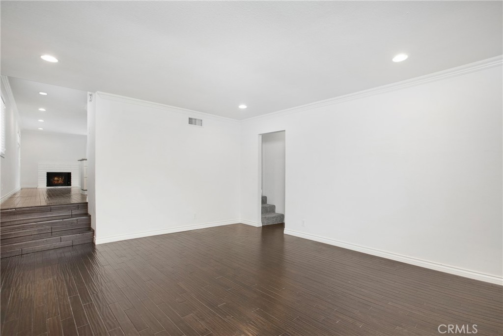 MLS #OC25268889 image #17