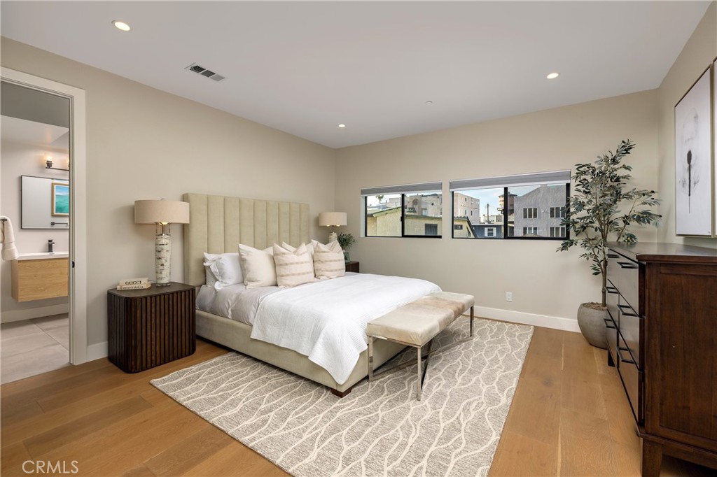 MLS #OC25268924 image #11