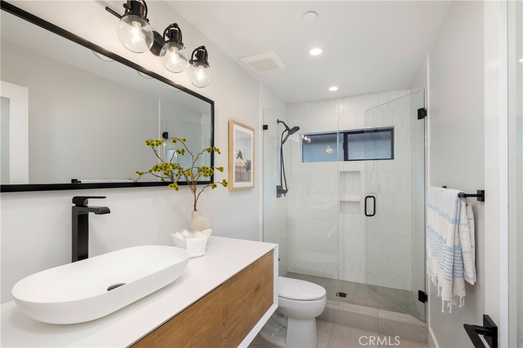 MLS #OC25268924 image #17