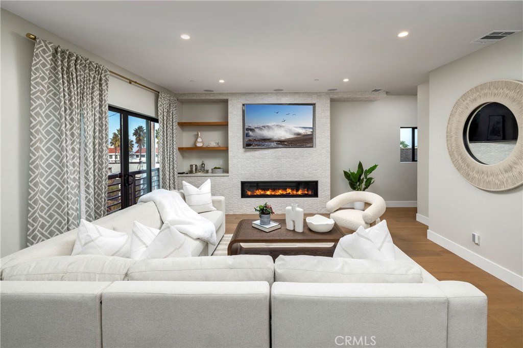 MLS #OC25268924 image #22