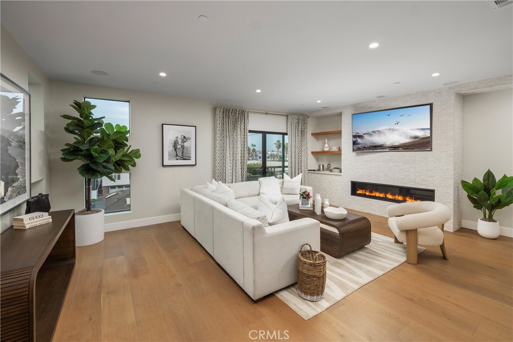 MLS #OC25268924 image #23