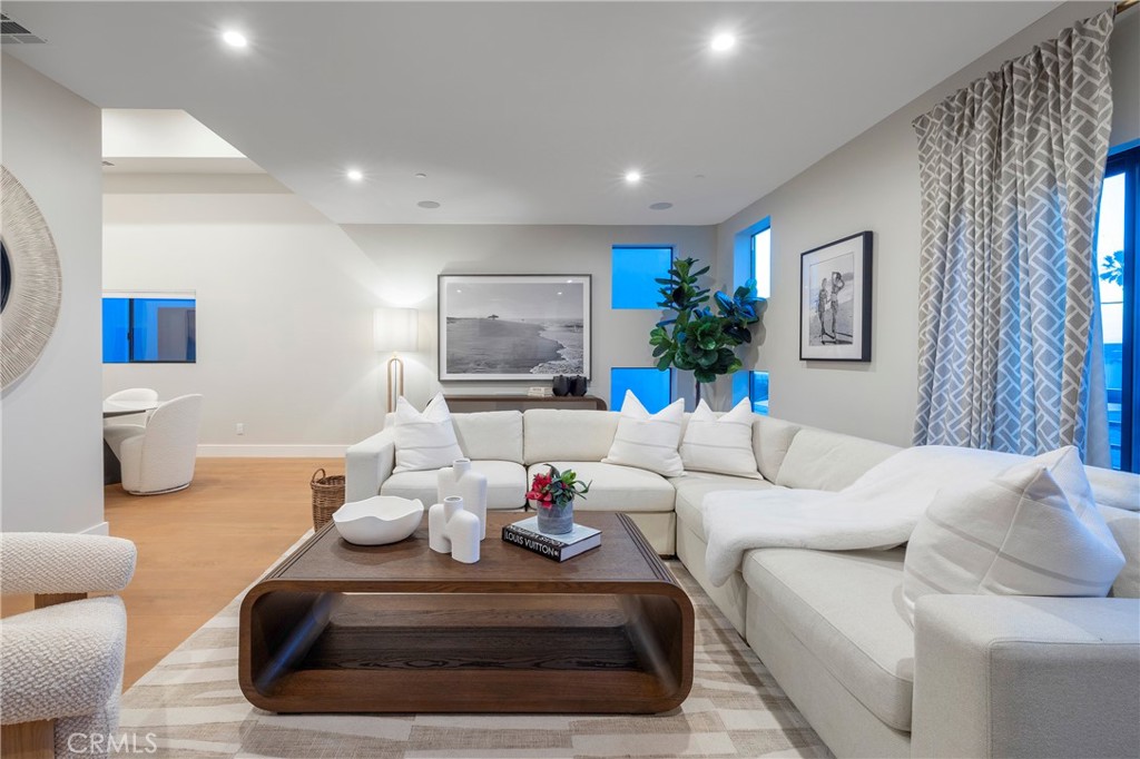 MLS #OC25268924 image #24