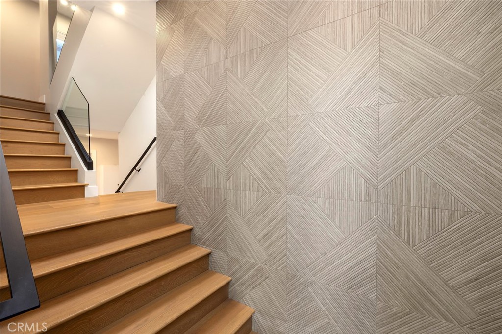 MLS #OC25268924 image #3