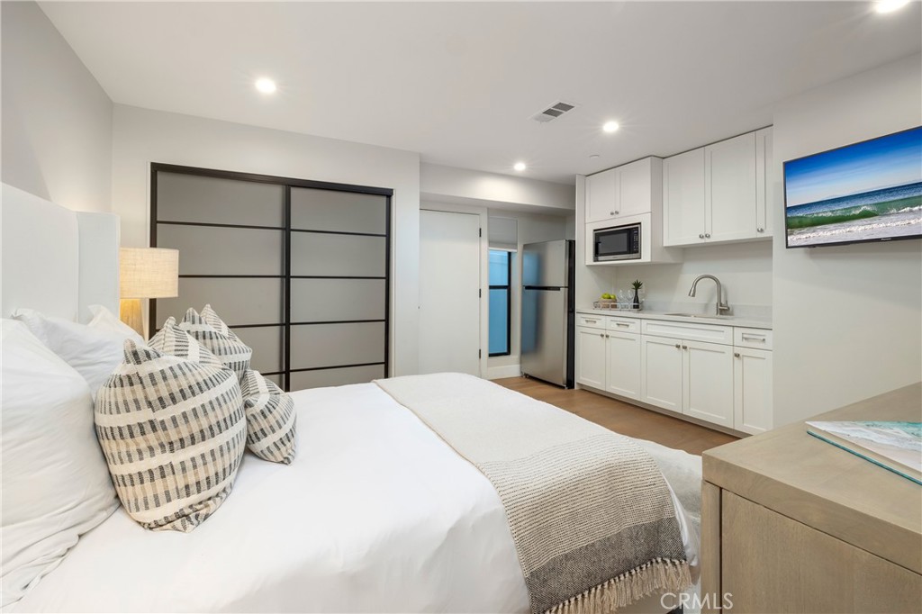 MLS #OC25268924 image #5