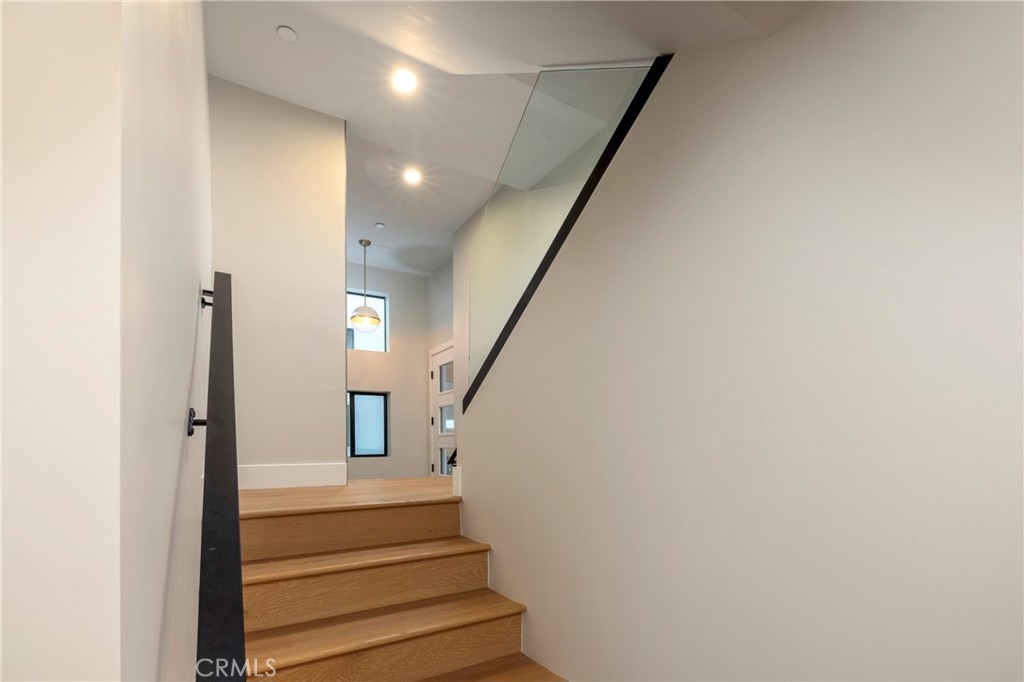 MLS #OC25268924 image #9