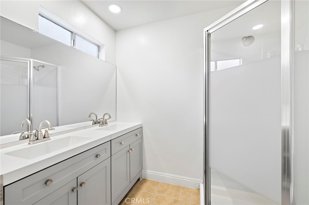 MLS #OC25268927 image #15