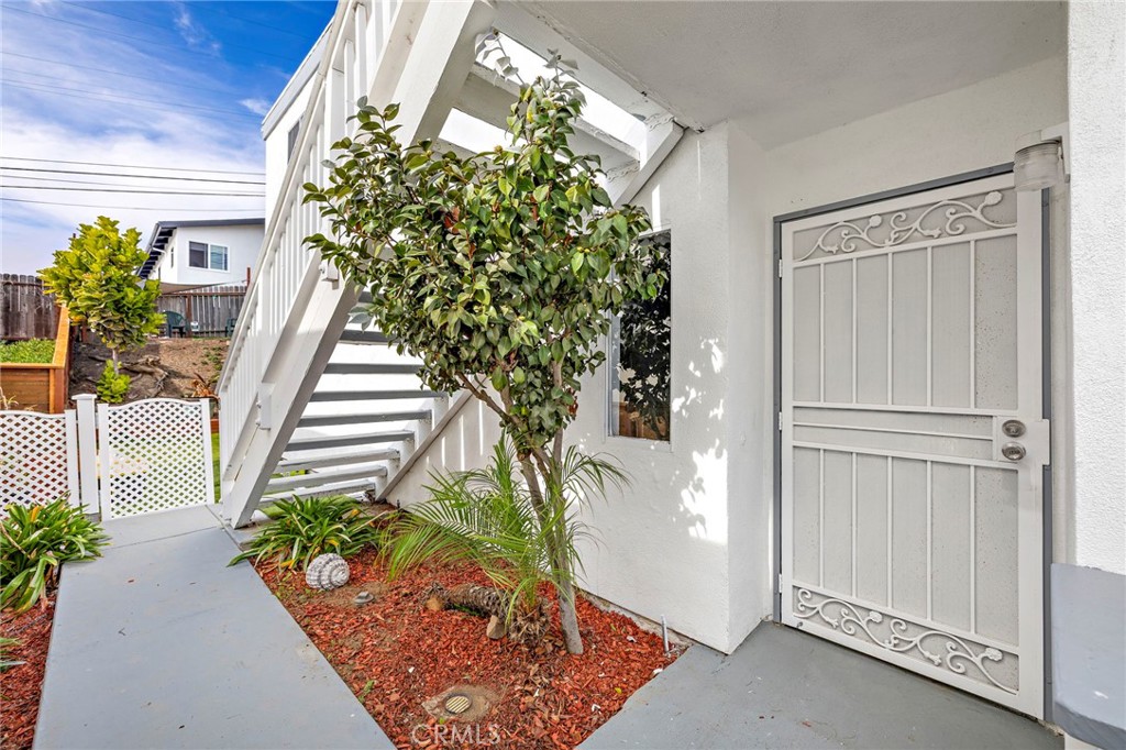 MLS #OC25268927 image #2