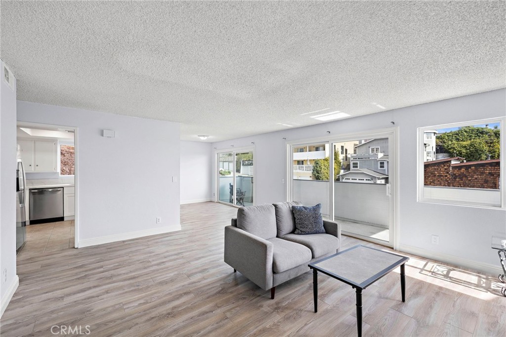 MLS #OC25268927 image #3