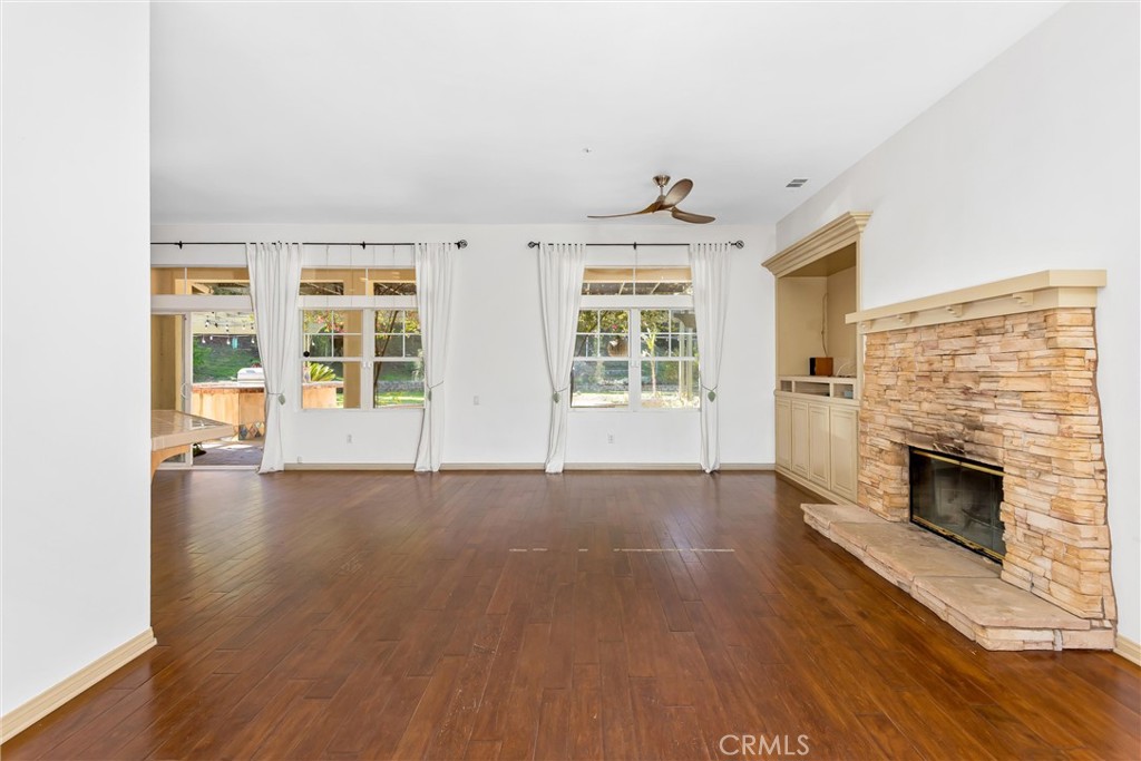 MLS #OC25268953 image #10