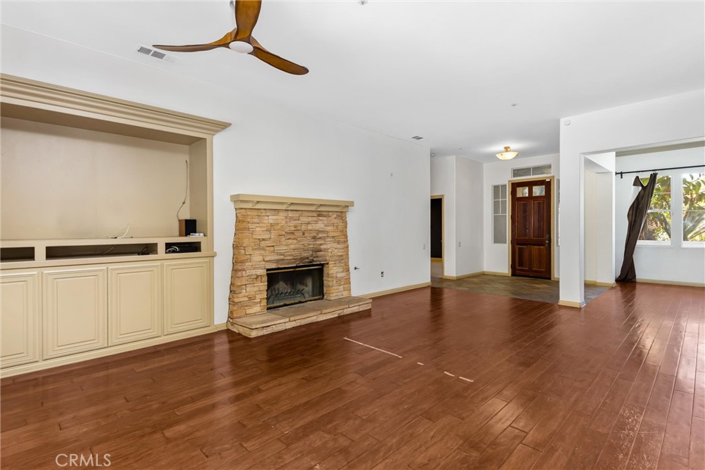 MLS #OC25268953 image #11