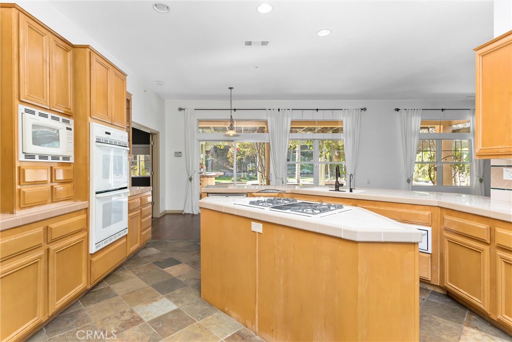 MLS #OC25268953 image #17