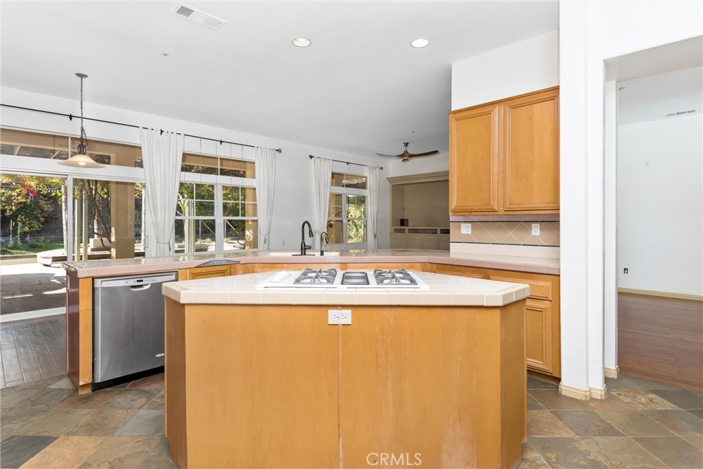 MLS #OC25268953 image #18