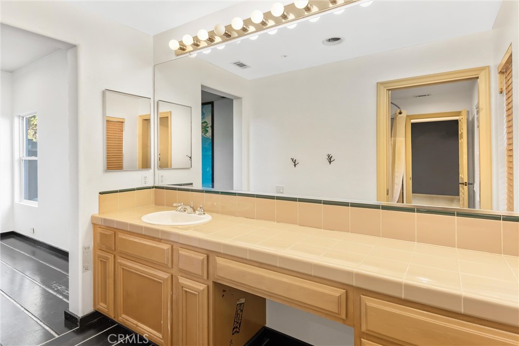 MLS #OC25268953 image #26