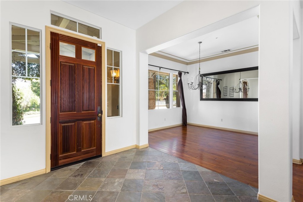 MLS #OC25268953 image #9