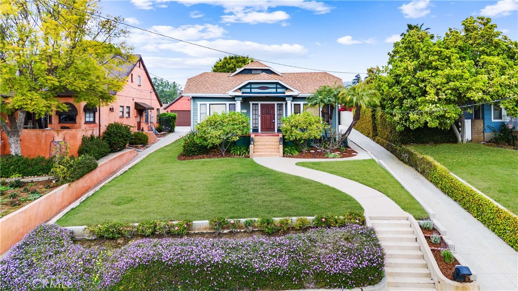 MLS #OC25268967 image #1