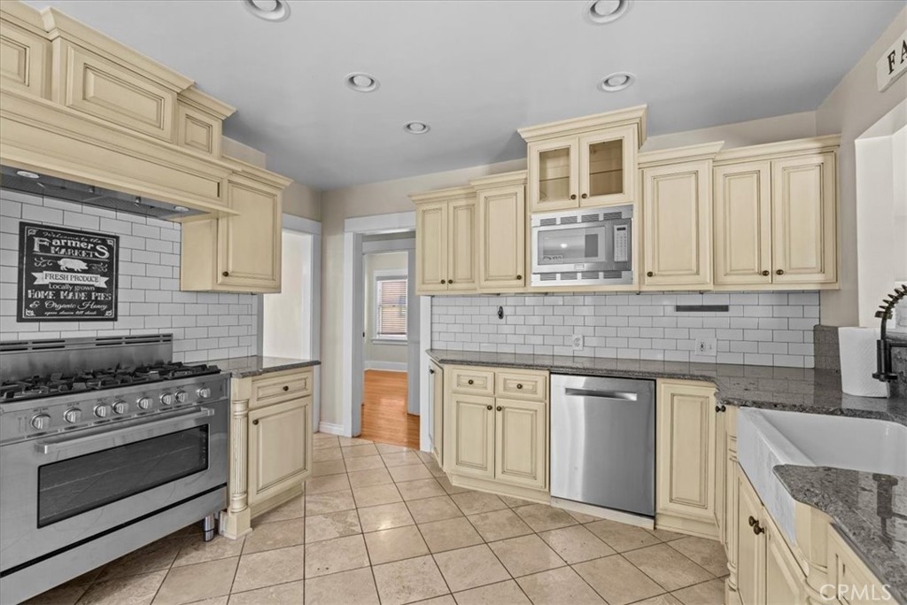 MLS #OC25268967 image #8