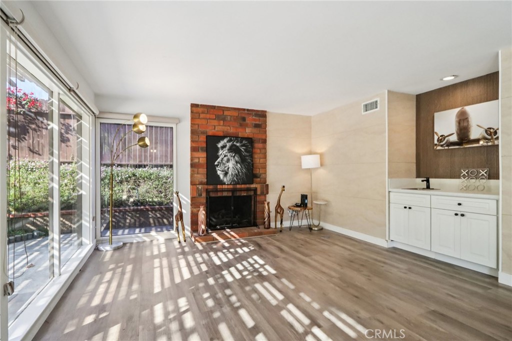 MLS #OC25269026 image #8