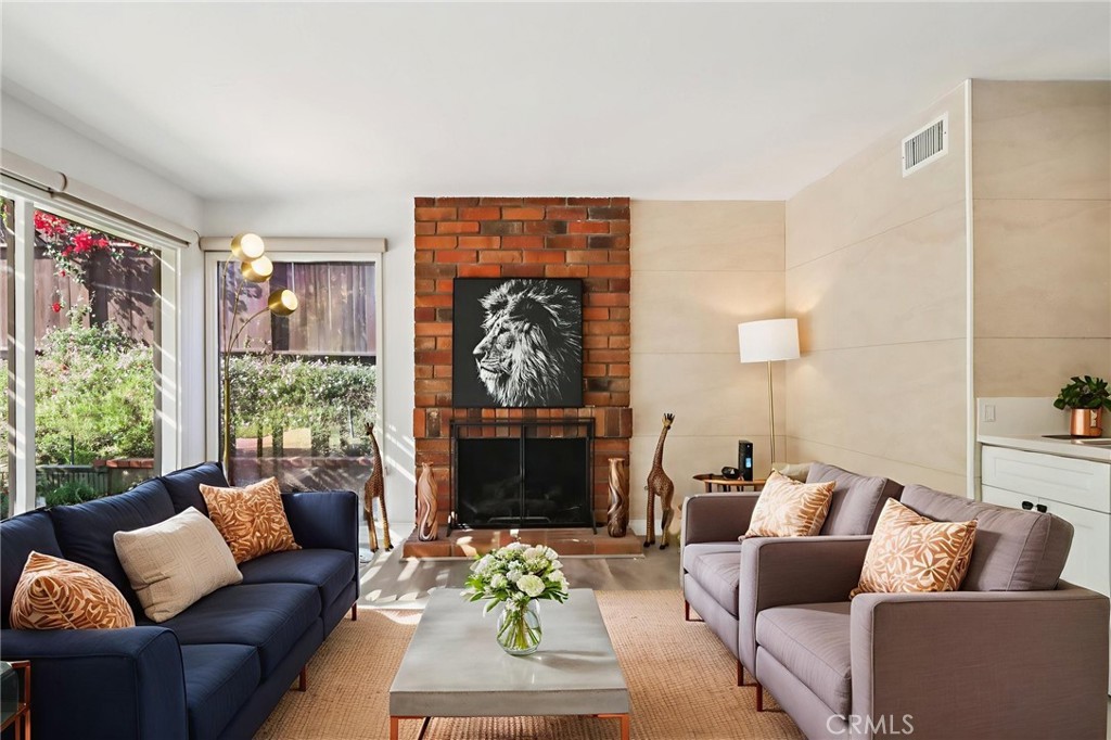 MLS #OC25269026 image #9