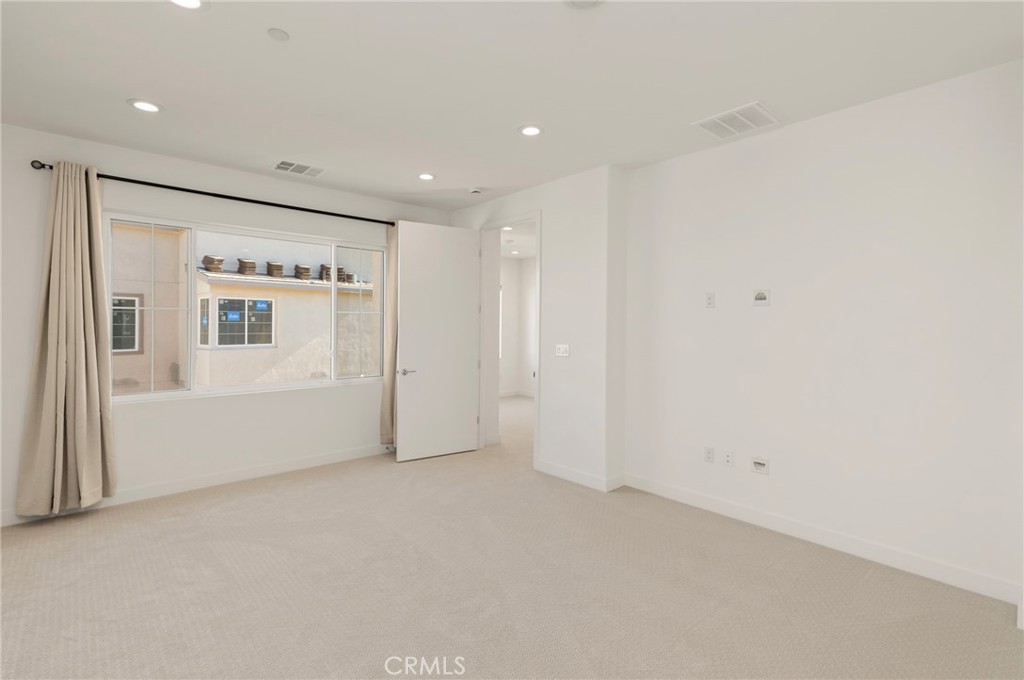 MLS #OC25269027 image #12