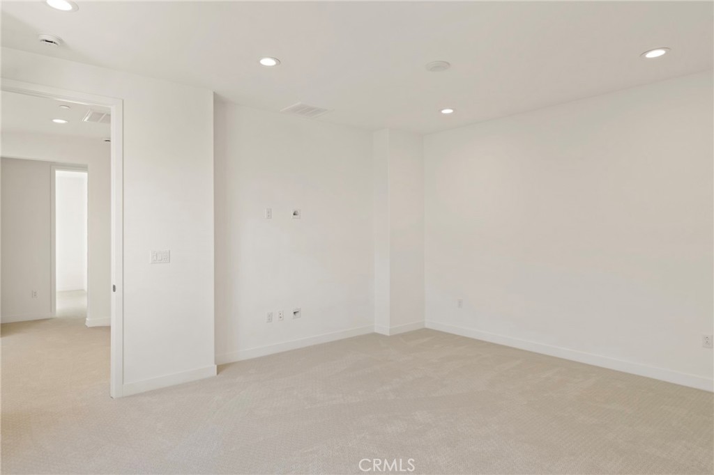 MLS #OC25269027 image #13