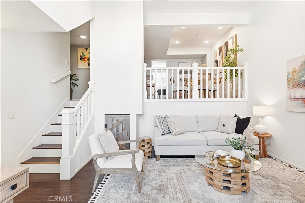 MLS #OC25269061 image #2